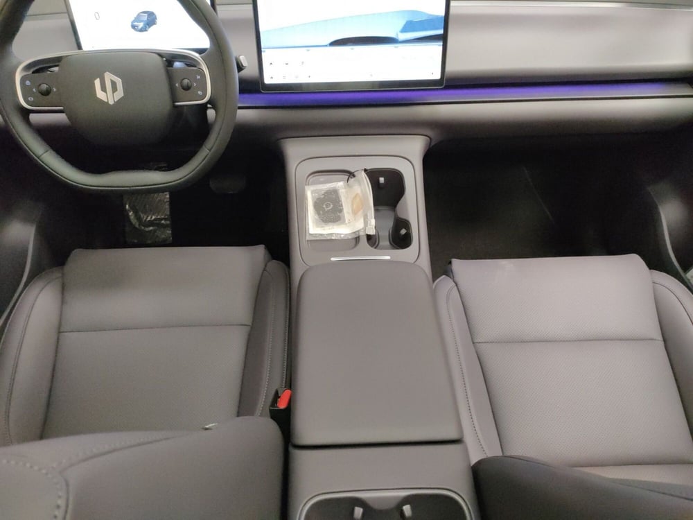Leapmotor C10 nuova a Teramo (20)