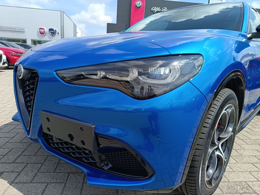 Alfa Romeo Stelvio nuova a Alessandria (11)