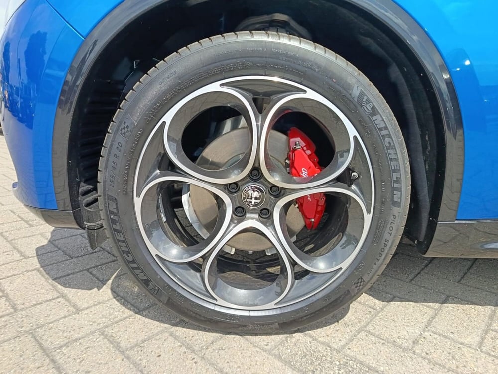 Alfa Romeo Stelvio nuova a Alessandria (13)