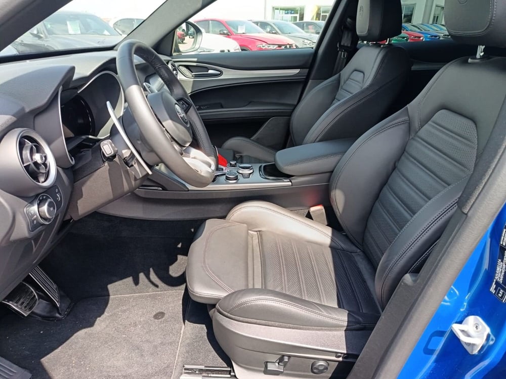 Alfa Romeo Stelvio nuova a Alessandria (14)