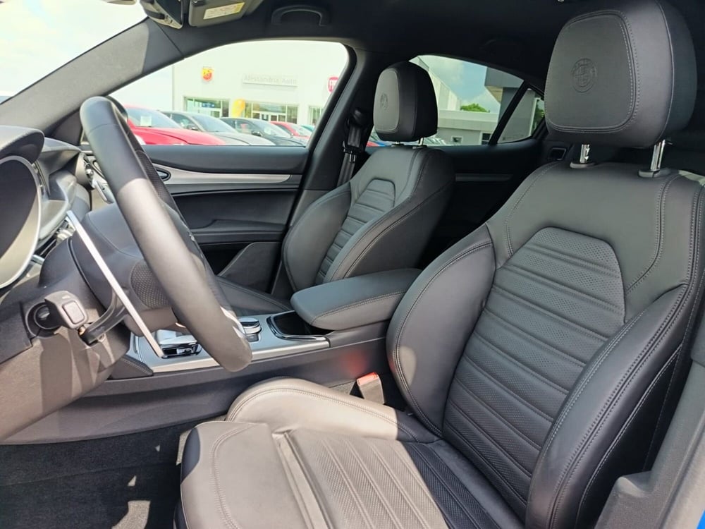 Alfa Romeo Stelvio nuova a Alessandria (15)