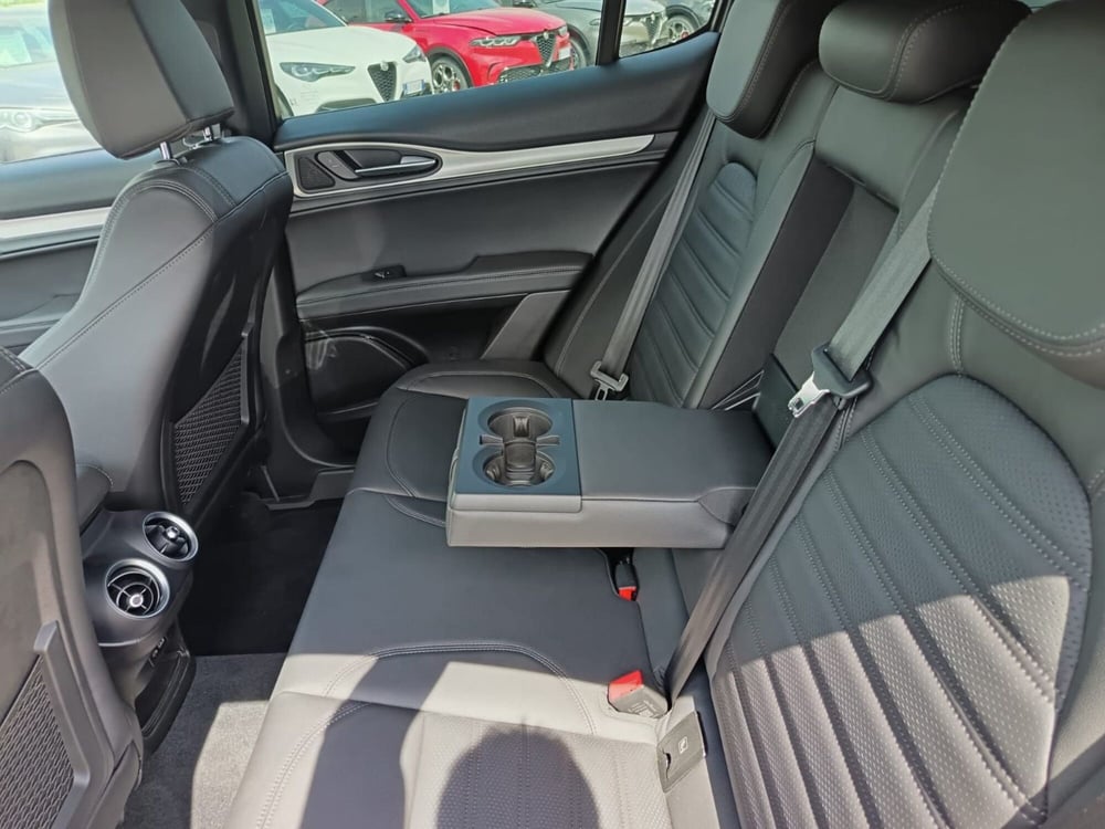 Alfa Romeo Stelvio nuova a Alessandria (16)