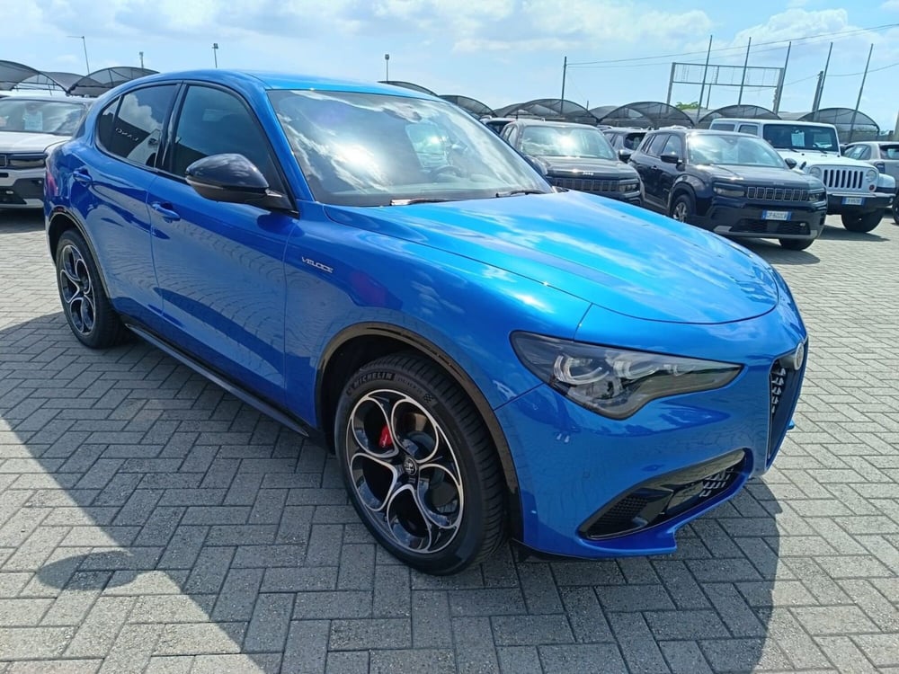 Alfa Romeo Stelvio nuova a Alessandria (3)
