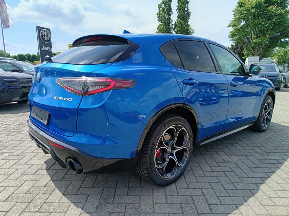 Alfa Romeo Stelvio nuova a Alessandria (5)