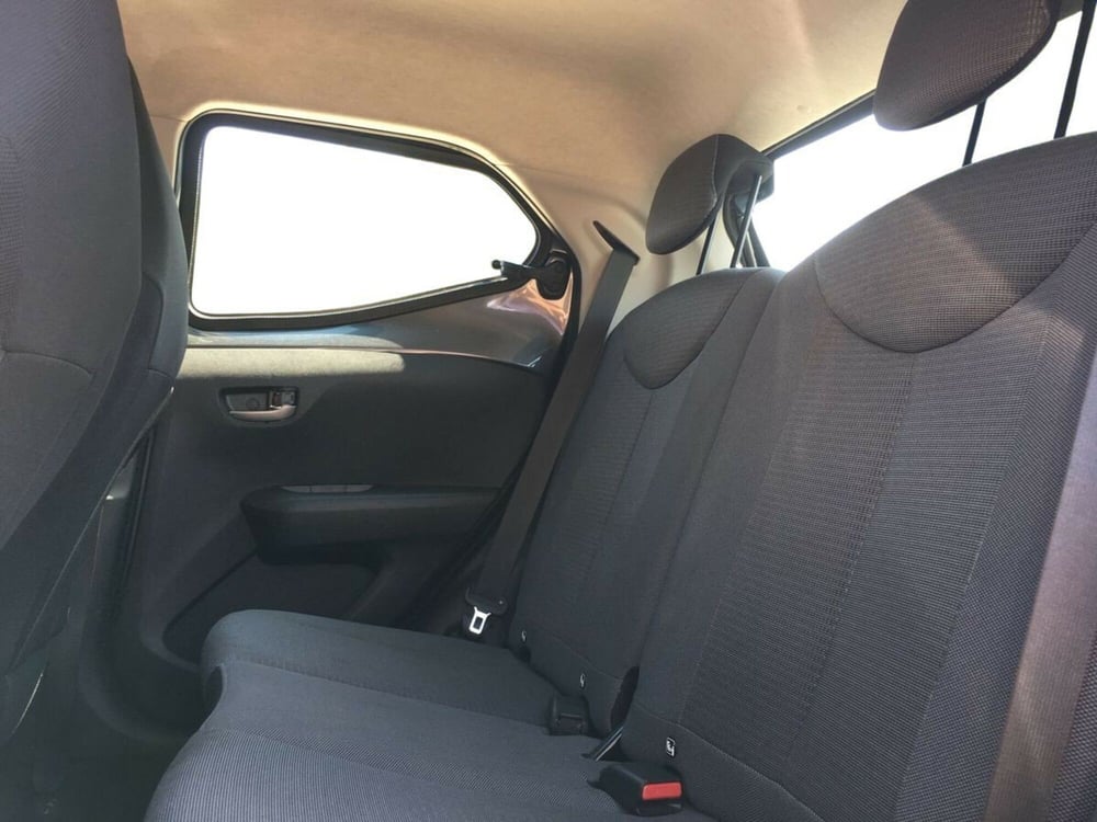 Toyota Aygo usata a Lecco (11)