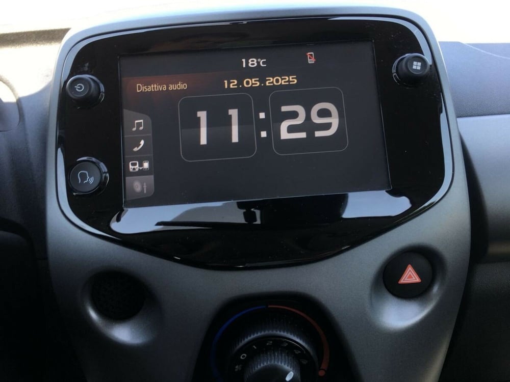 Toyota Aygo usata a Lecco (13)