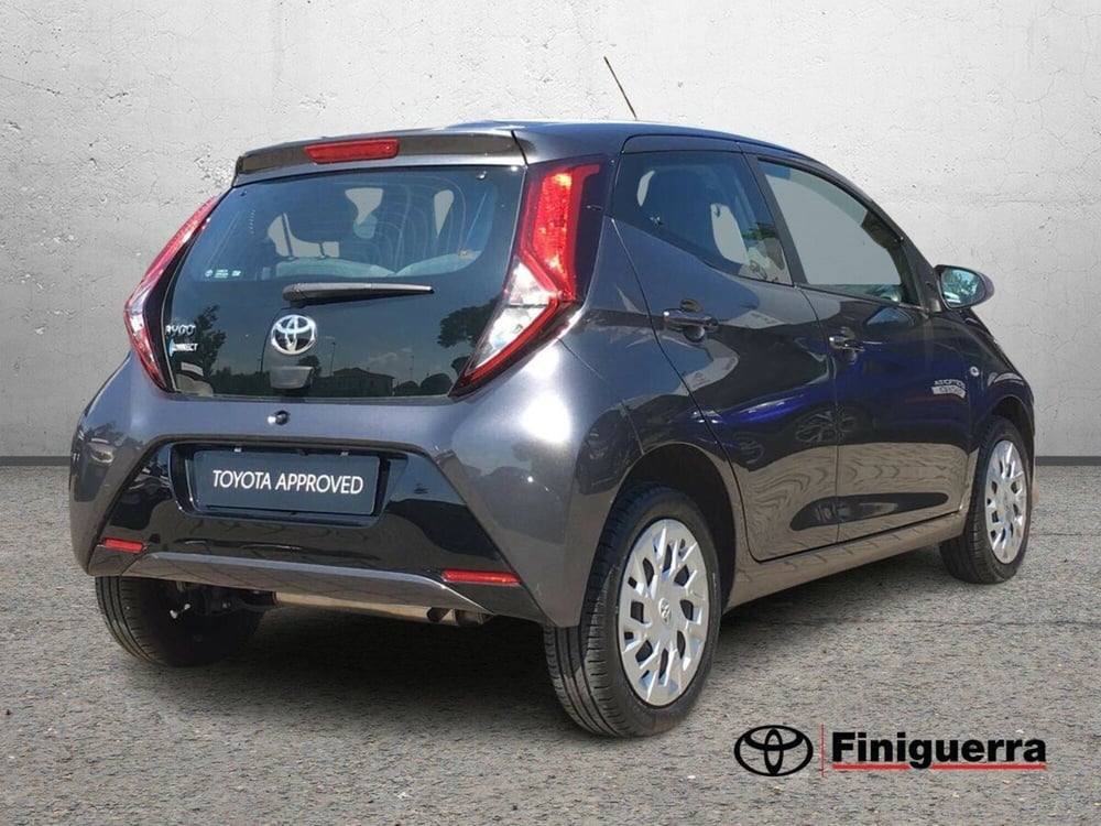 Toyota Aygo usata a Lecco (4)