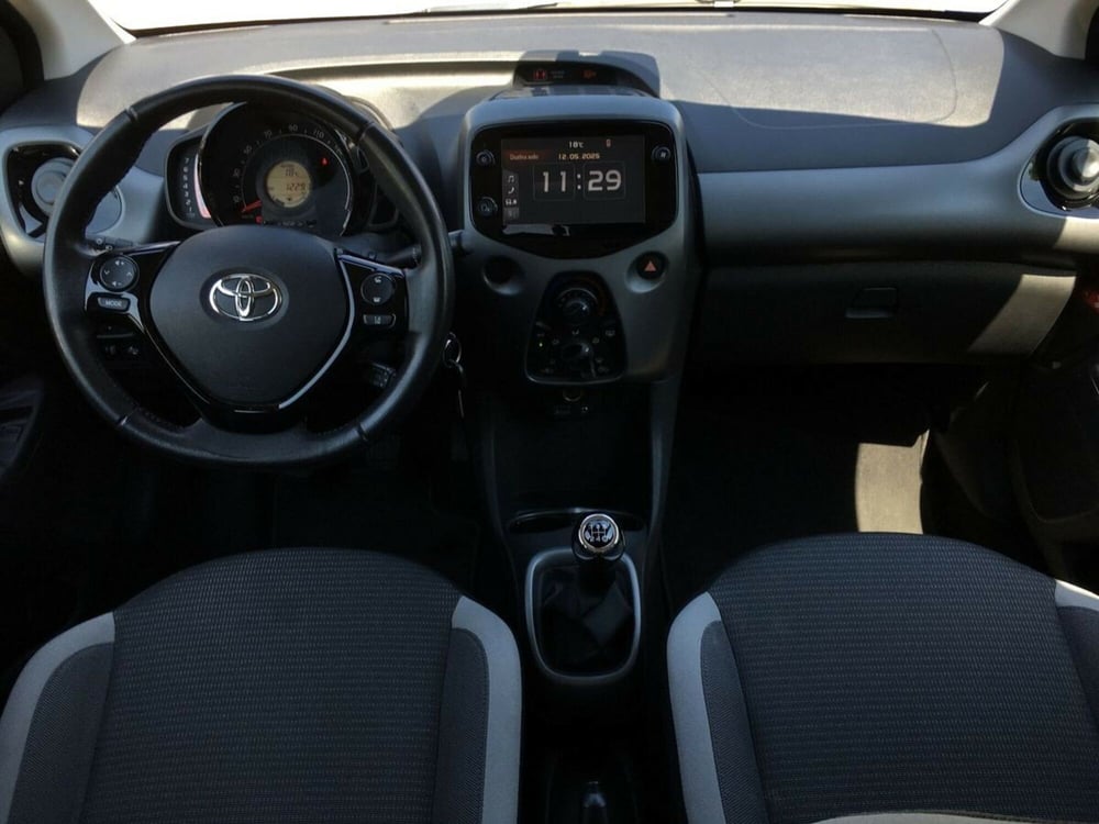 Toyota Aygo usata a Lecco (8)