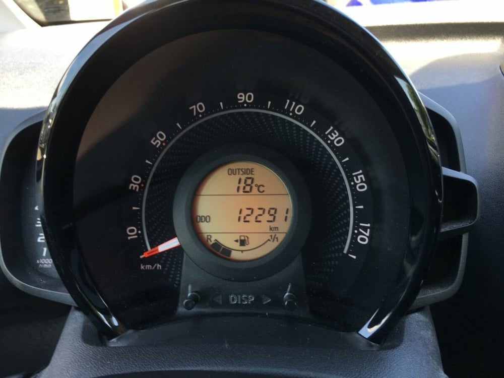 Toyota Aygo usata a Lecco (9)
