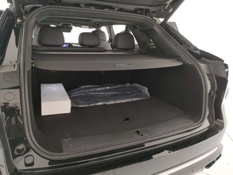Omoda Omoda 9 SHS-P nuova a Caserta (8)
