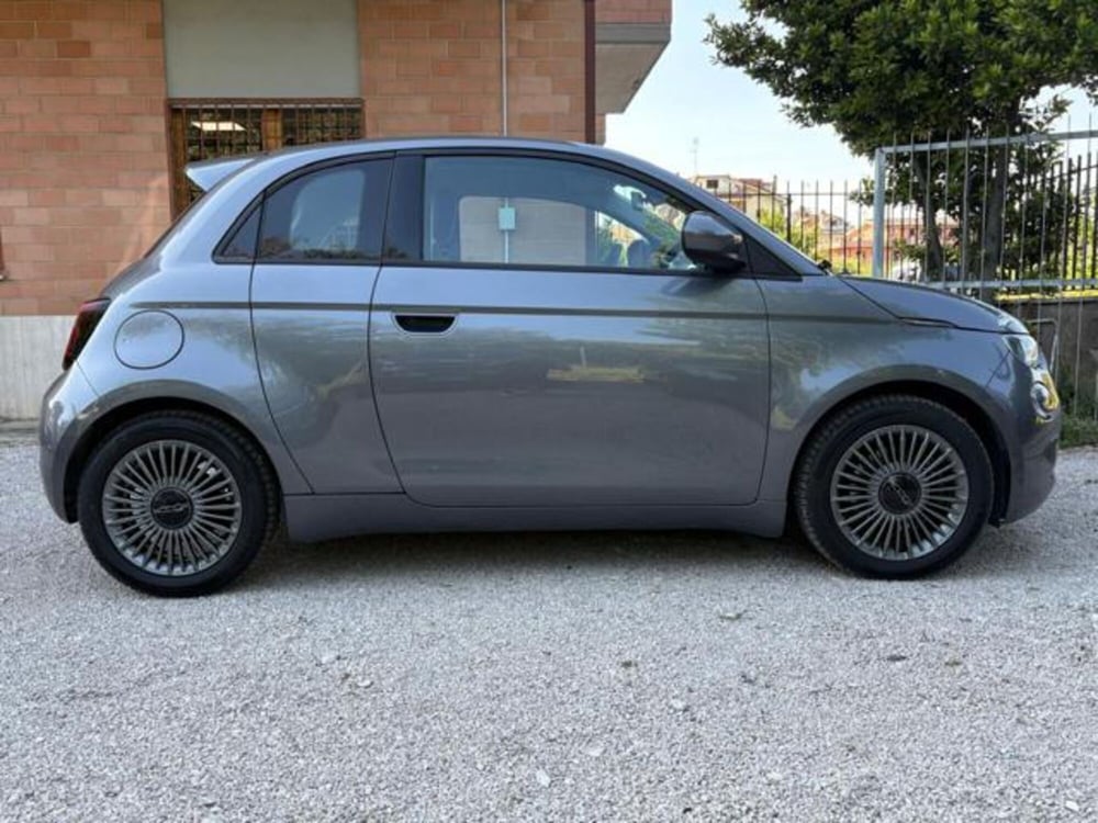 Fiat 500e usata a Roma (9)