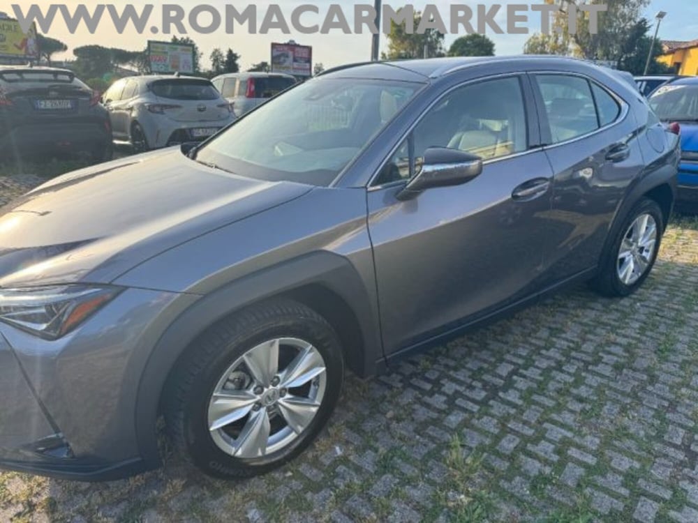 Lexus UX usata a Roma (3)