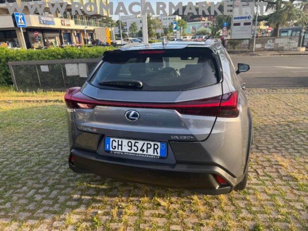 Lexus UX usata a Roma (5)