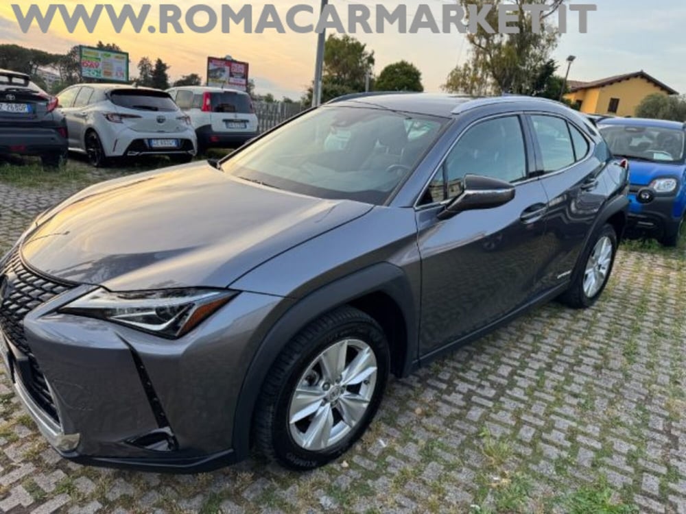 Lexus UX usata a Roma (8)