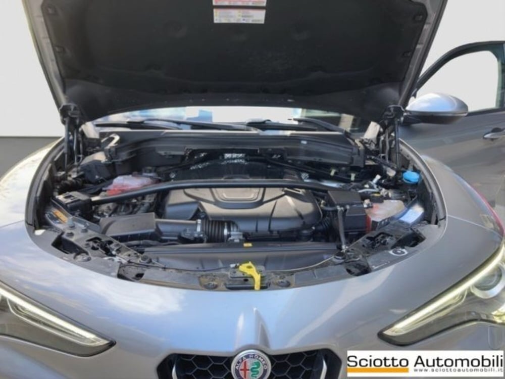Alfa Romeo Stelvio usata a Messina (18)
