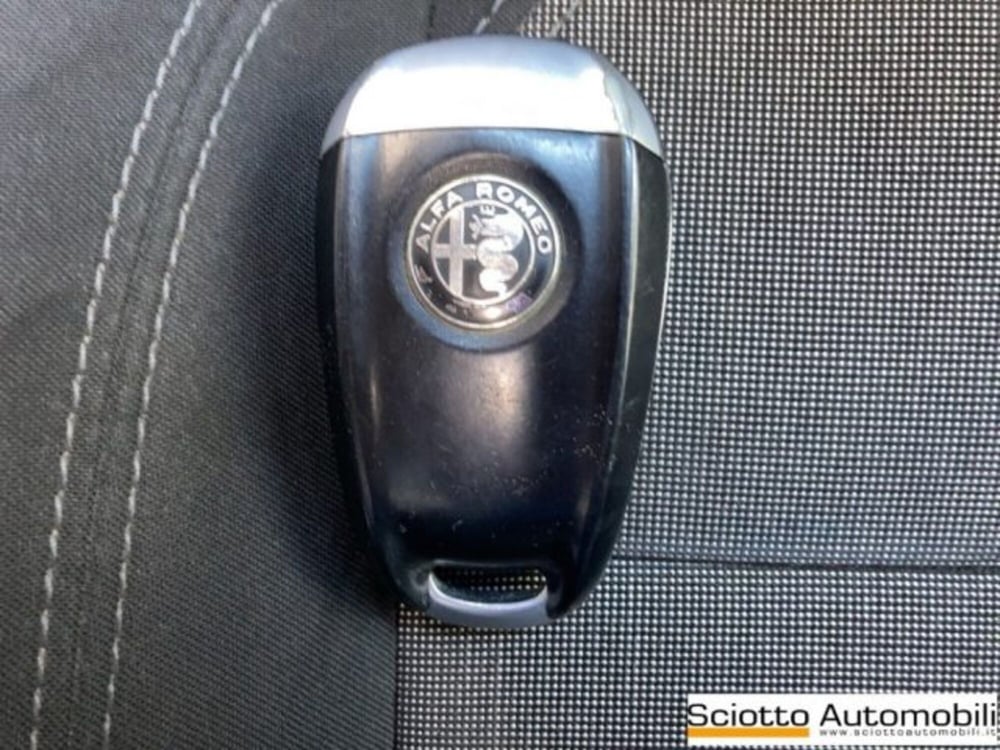Alfa Romeo Stelvio usata a Messina (20)