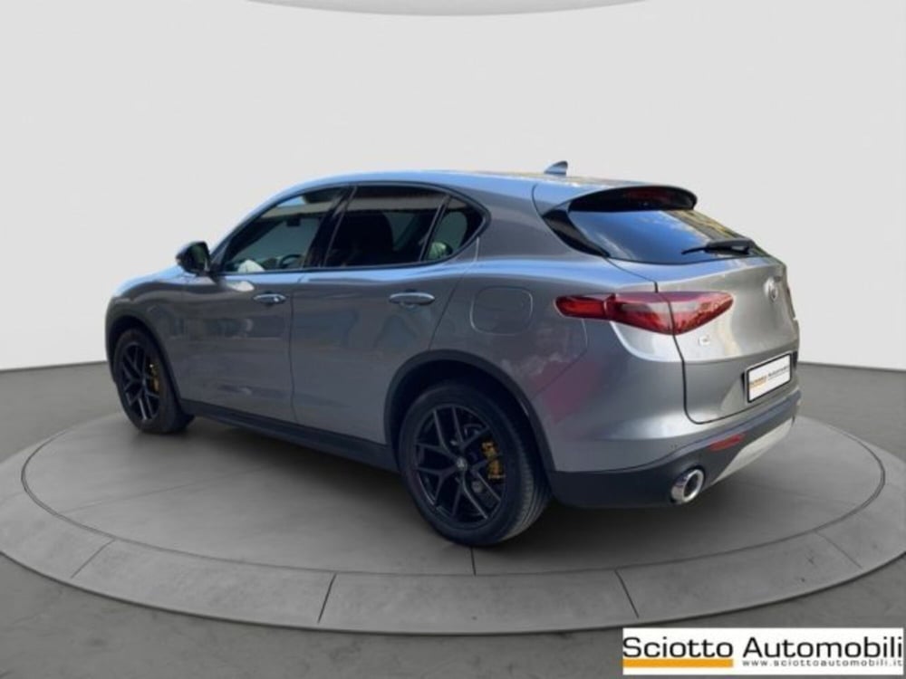 Alfa Romeo Stelvio usata a Messina (4)