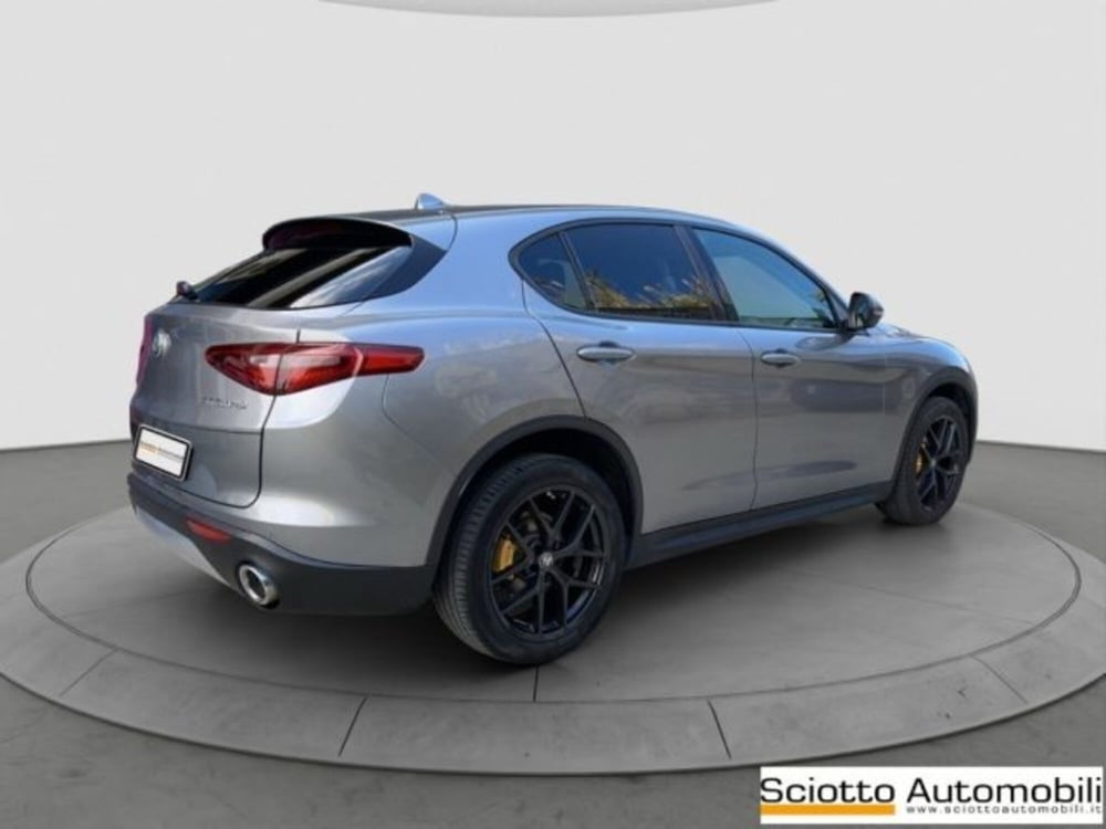 Alfa Romeo Stelvio usata a Messina (6)