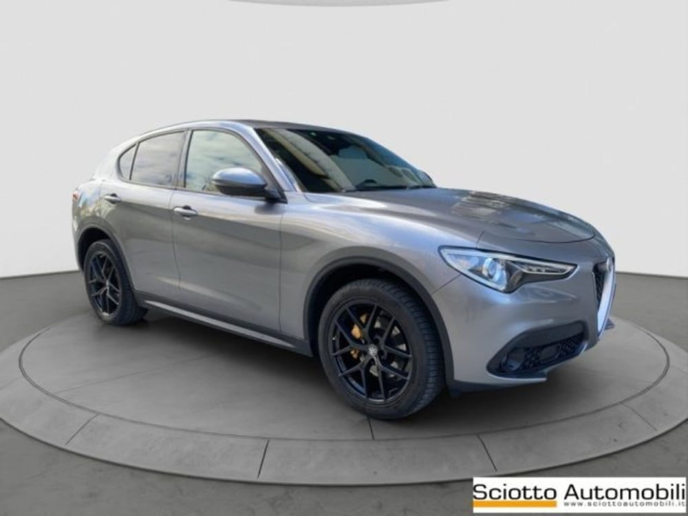 Alfa Romeo Stelvio usata a Messina (8)