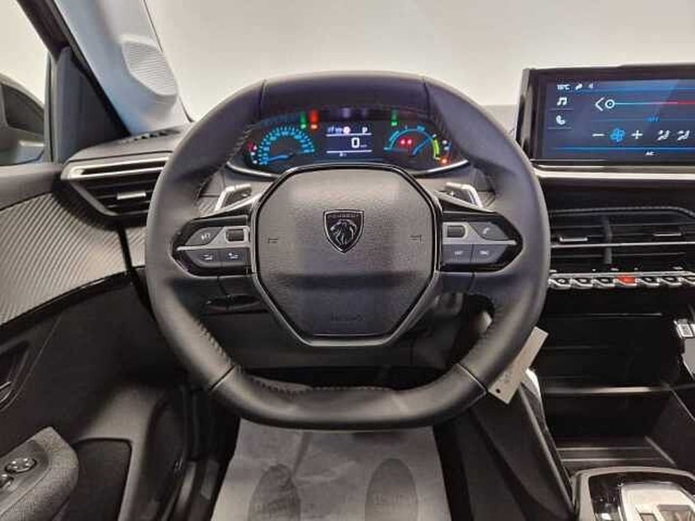 Peugeot 208 nuova a Milano (6)