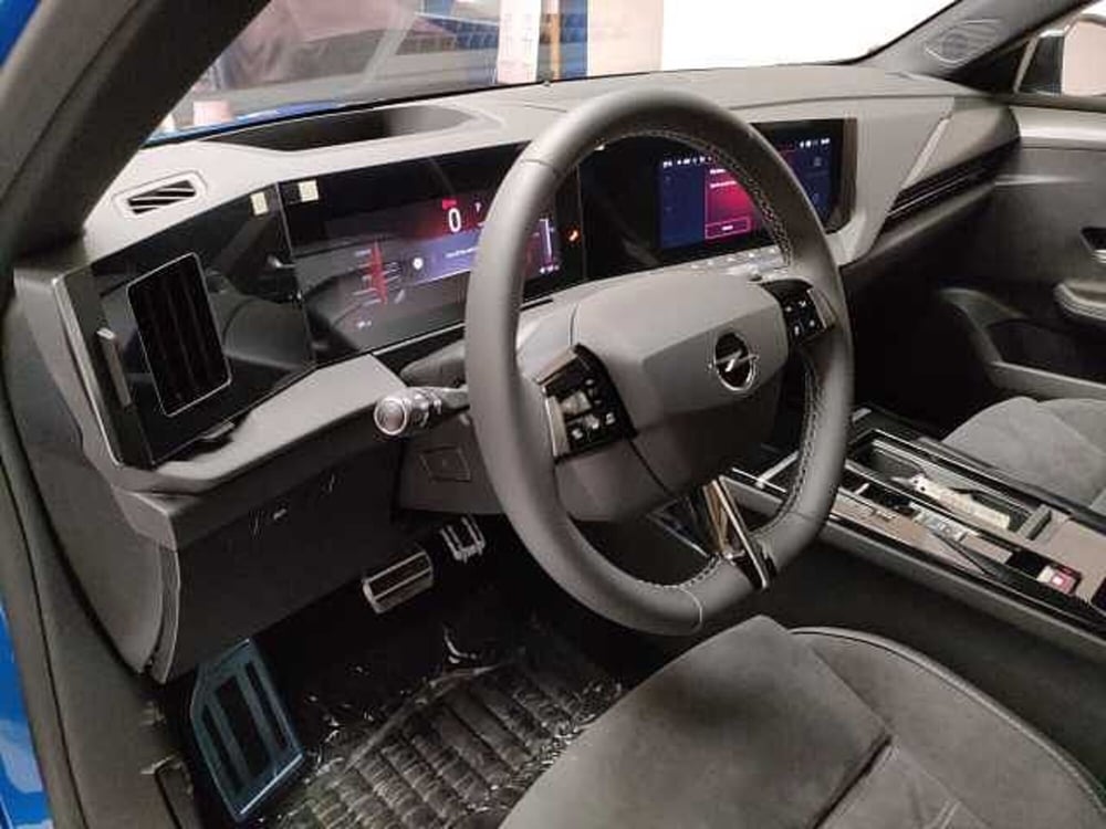 Opel Astra nuova a Teramo (11)