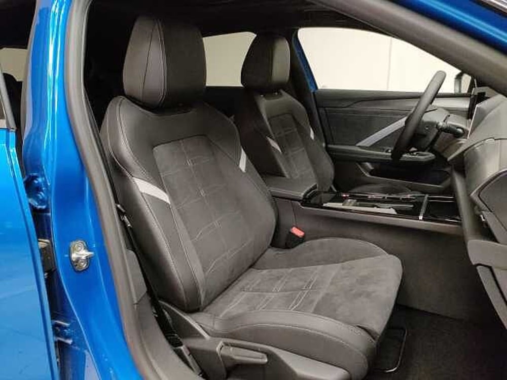 Opel Astra nuova a Teramo (15)