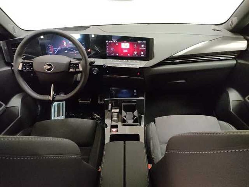 Opel Astra nuova a Teramo (16)