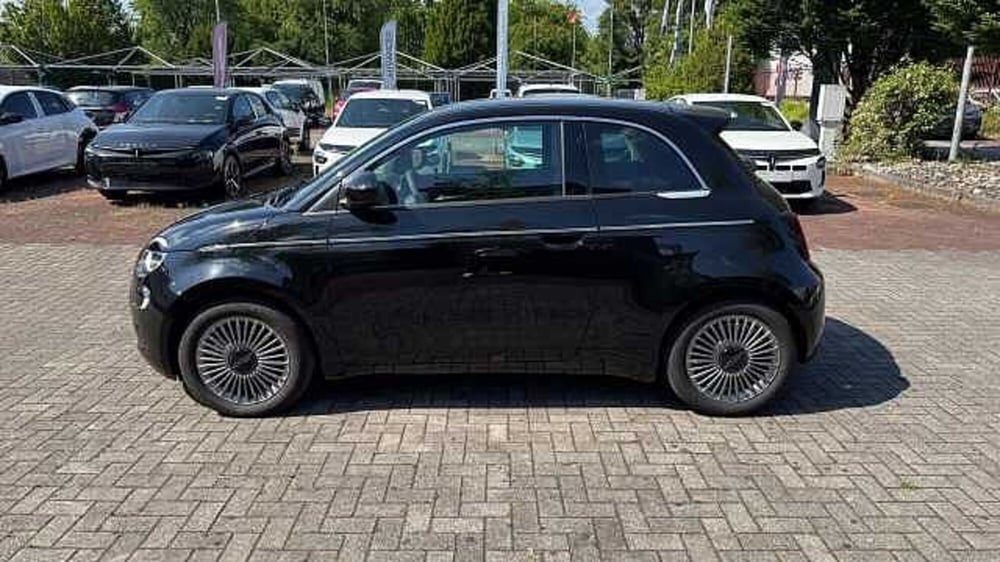 Fiat 500e nuova a Milano (2)