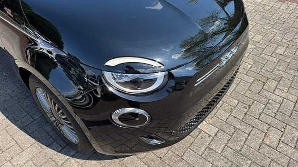 Fiat 500e nuova a Milano (20)