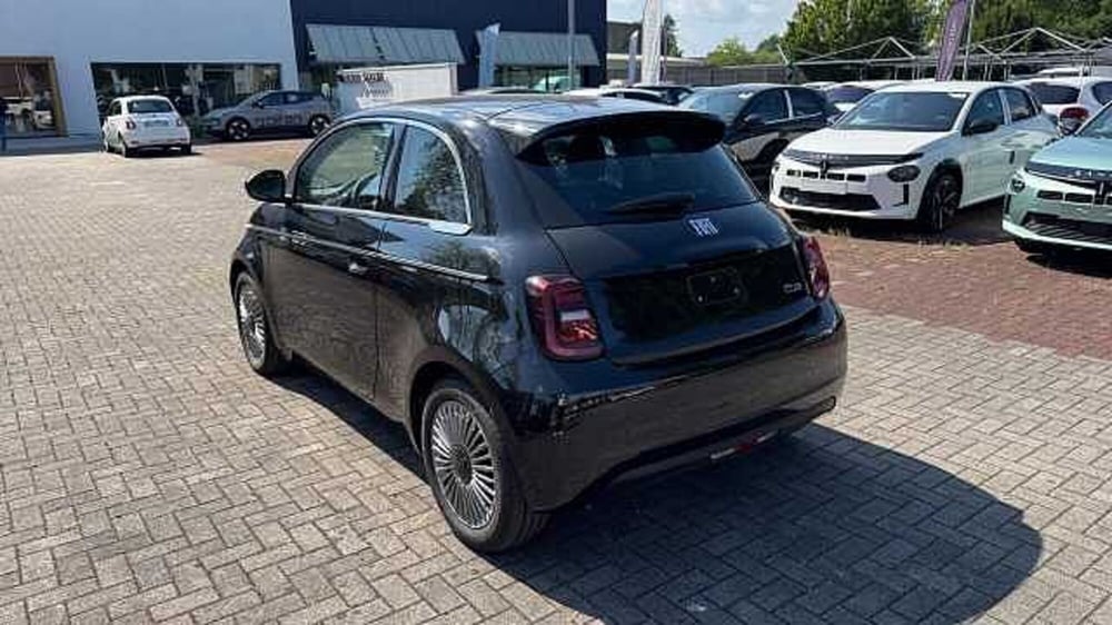 Fiat 500e nuova a Milano (3)