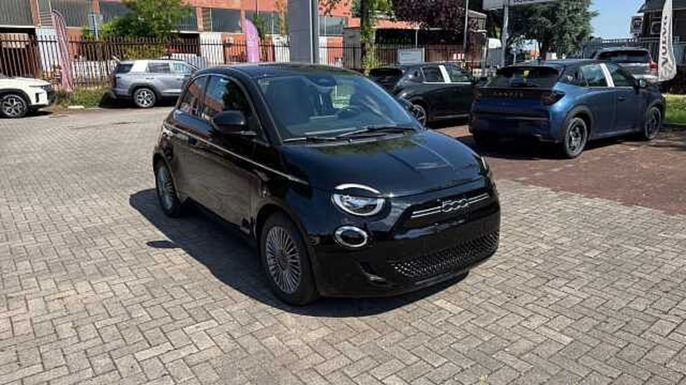 Fiat 500e nuova a Milano (7)