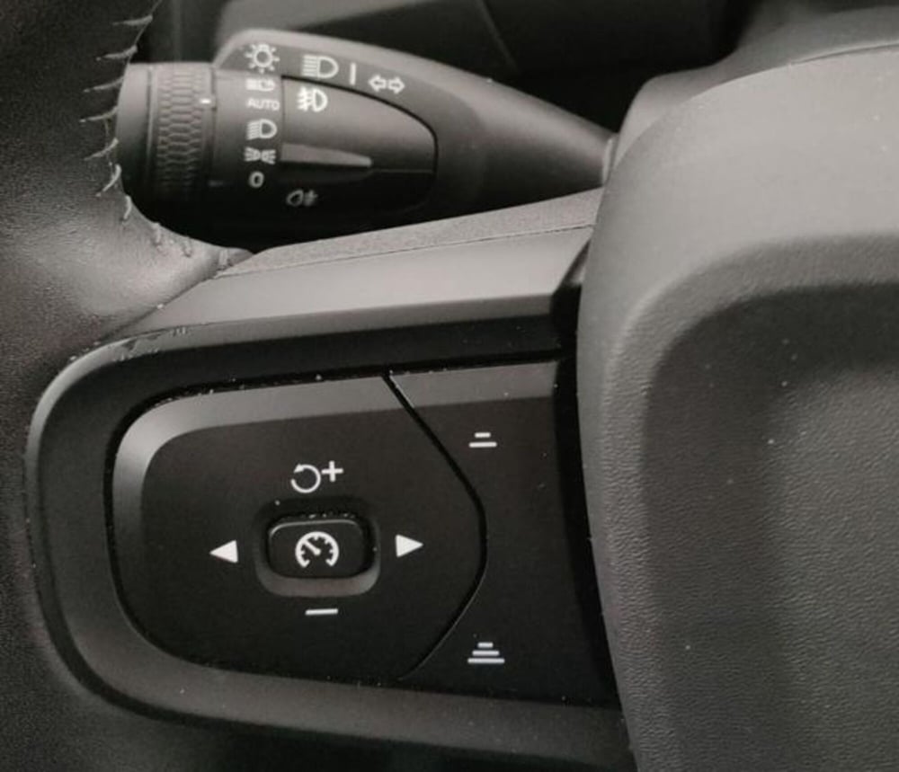Volvo XC40 usata a Modena (15)