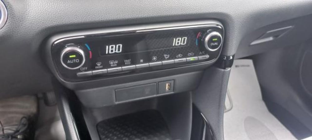 Toyota Yaris usata a Udine (9)
