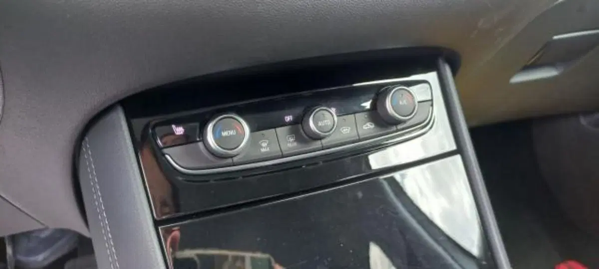 Opel Grandland X usata a Udine (11)
