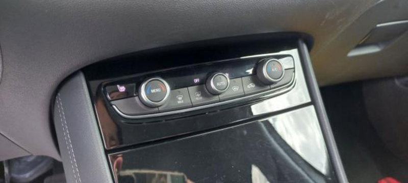 Opel Grandland X usata a Udine (11)