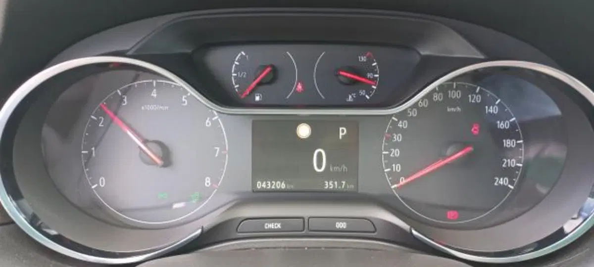 Opel Grandland X usata a Udine (19)
