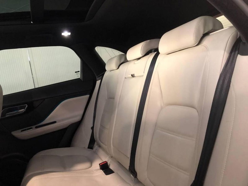 Jaguar F-Pace usata a Torino (12)