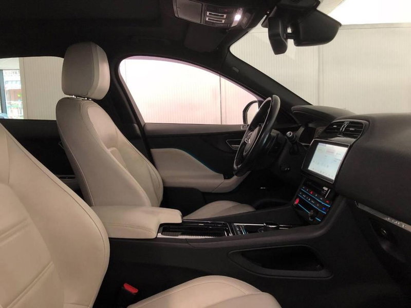 Jaguar F-Pace usata a Torino (7)