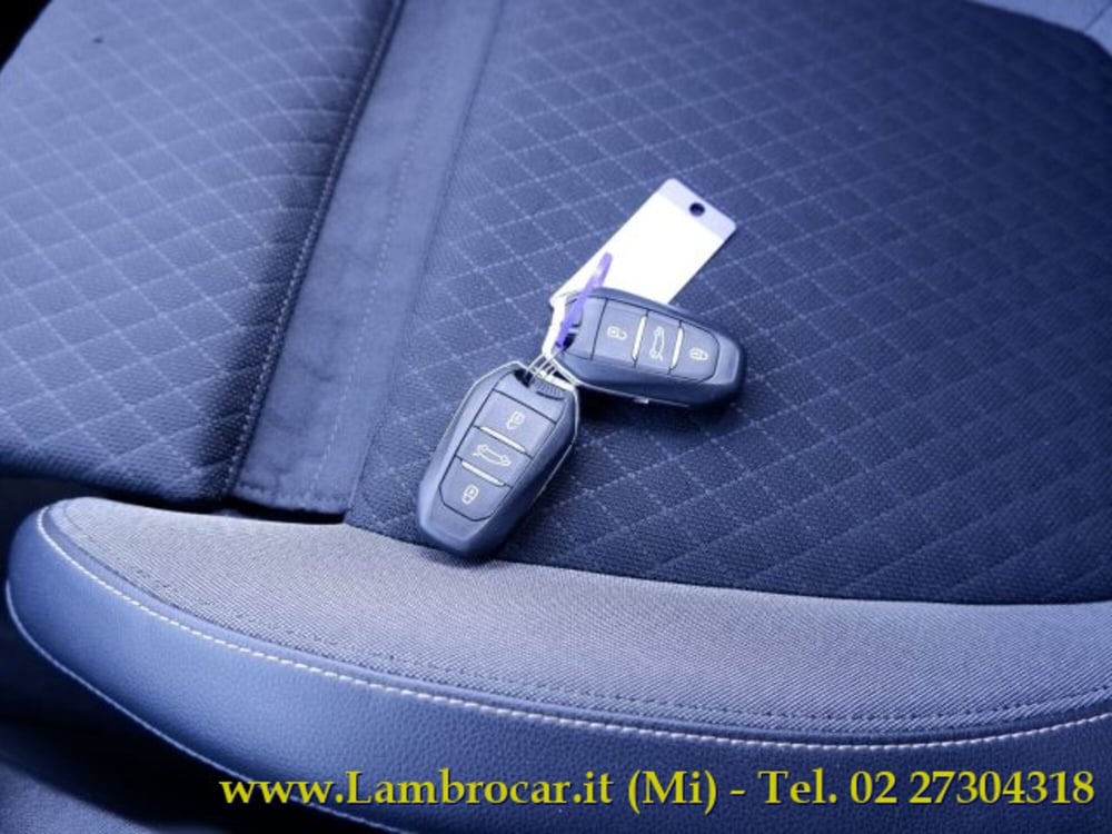 Opel Grandland X usata a Milano (15)