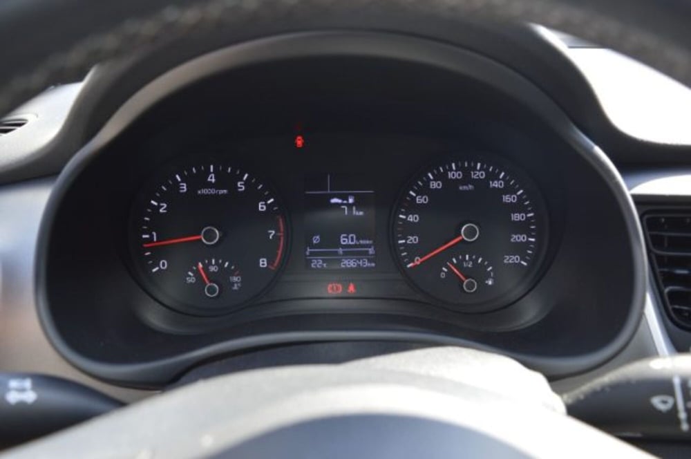 Kia Stonic nuova a Latina (13)