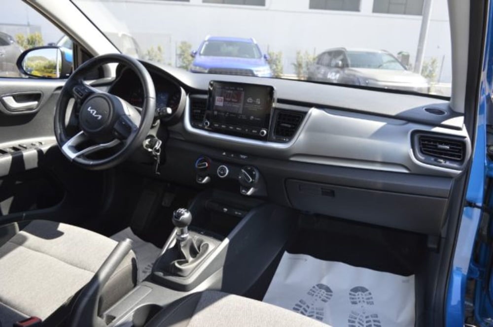 Kia Stonic nuova a Latina (9)