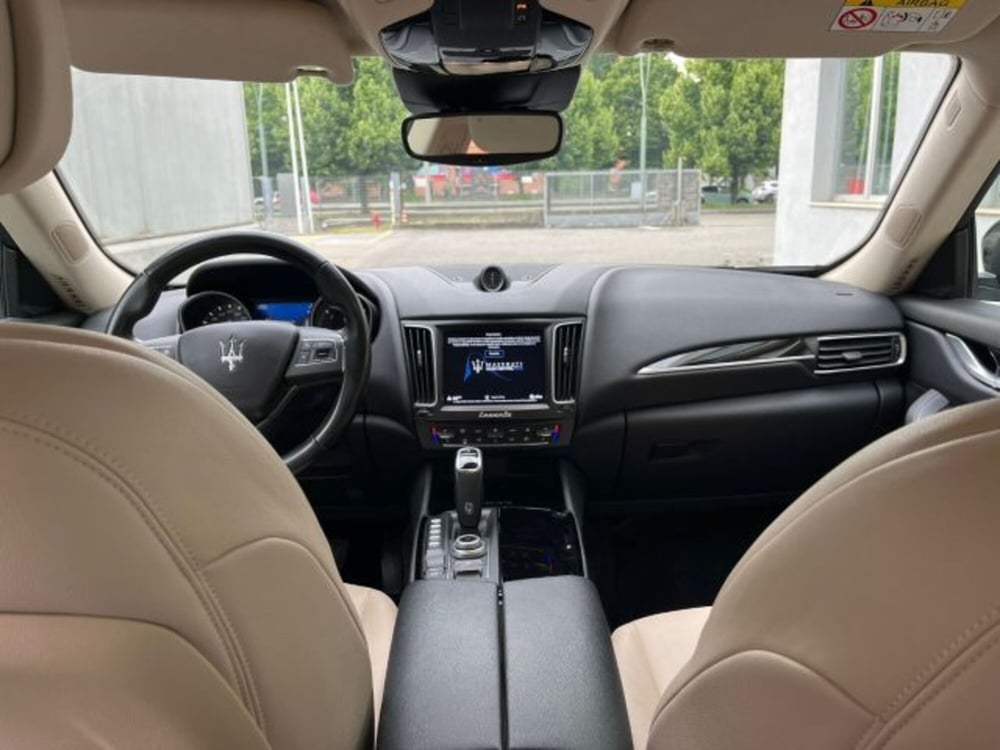 Maserati Levante usata a Torino (5)