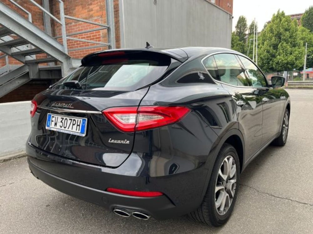 Maserati Levante usata a Torino (7)
