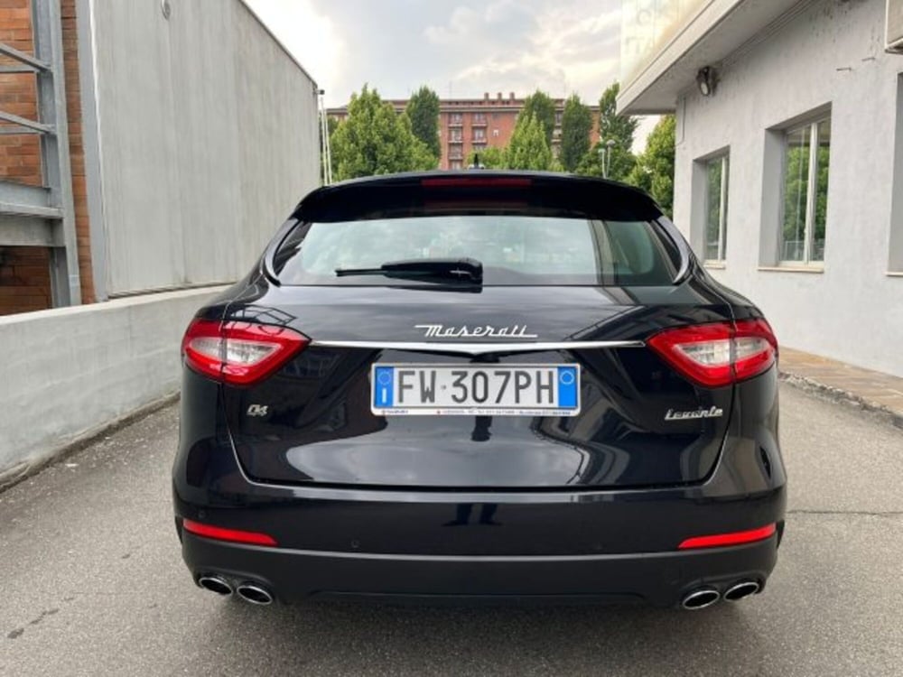 Maserati Levante usata a Torino (8)