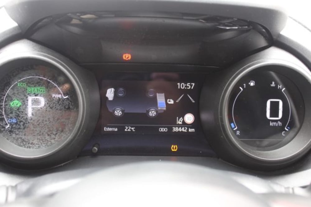 Toyota Yaris Cross usata a Roma (13)