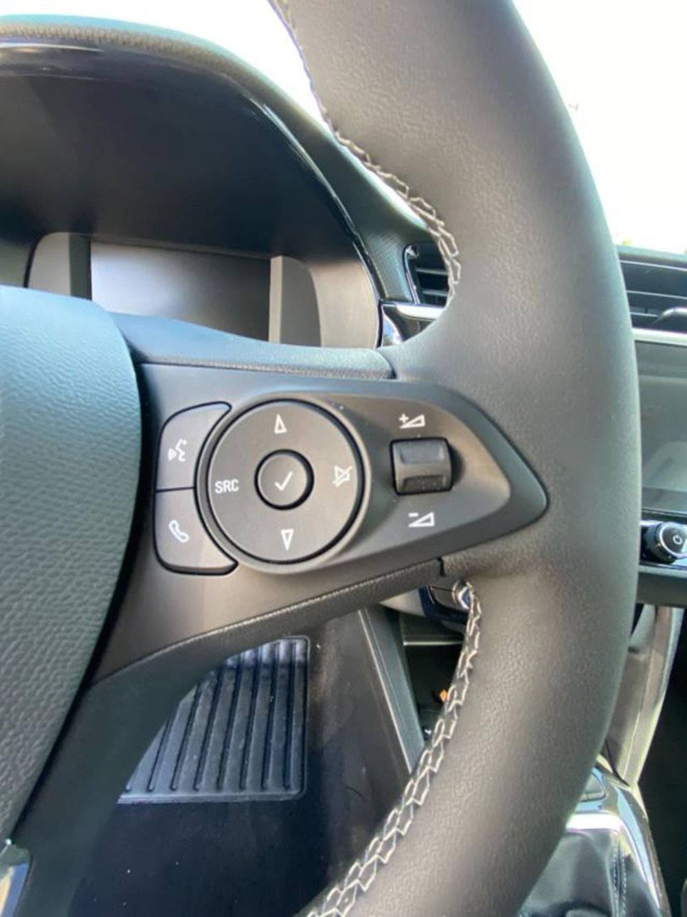 Opel Corsa nuova a Firenze (20)
