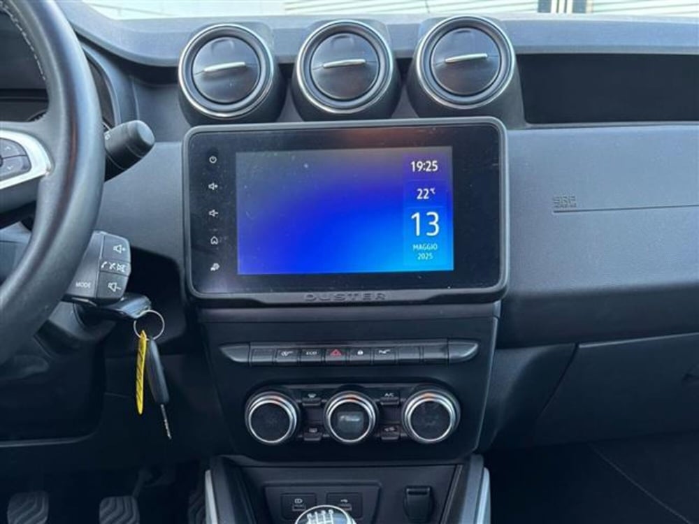 Dacia Duster usata a Livorno (12)