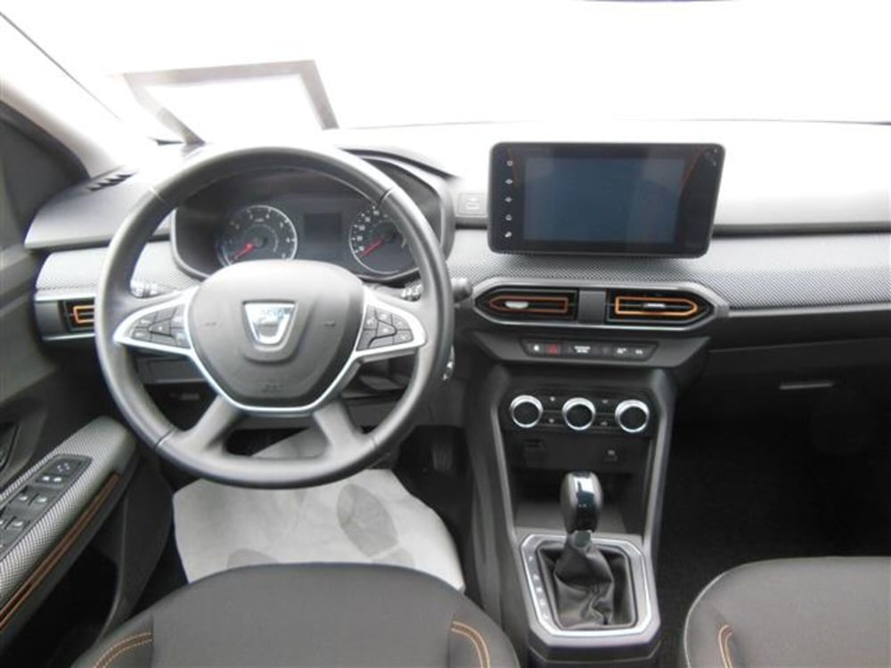 Dacia Sandero usata a Milano (8)