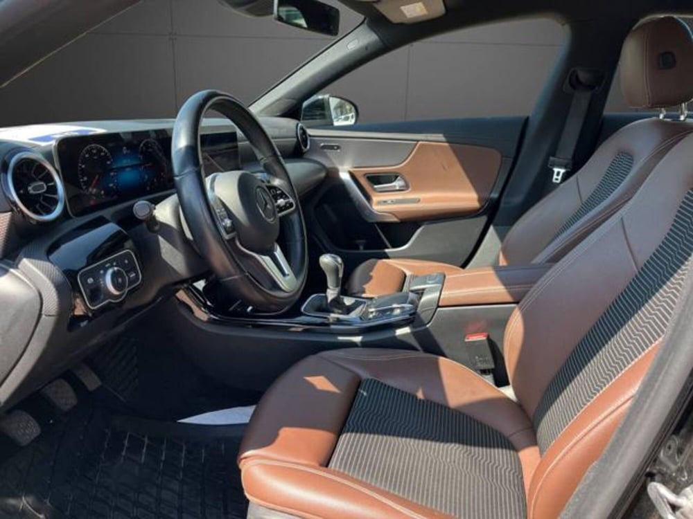 Mercedes-Benz CLA Shooting Brake usata a Milano (12)
