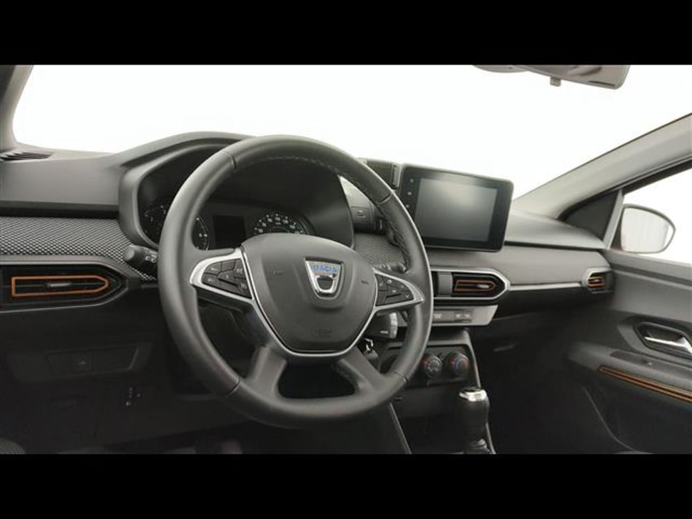 Dacia Sandero usata a Milano (8)